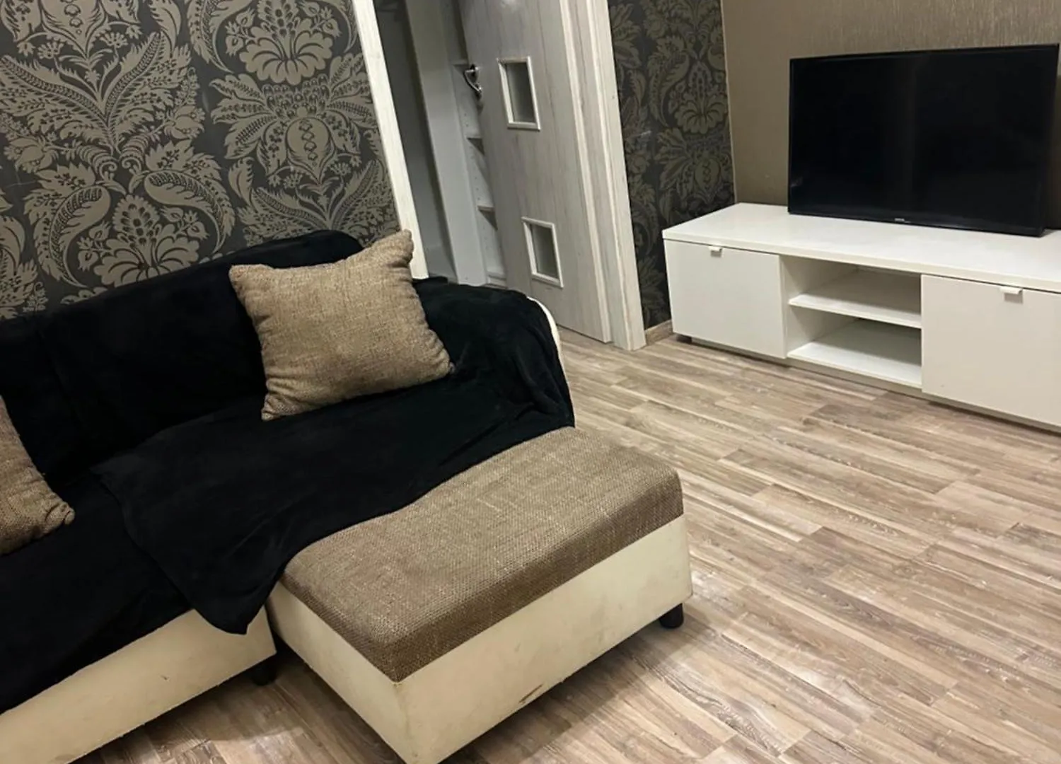 Fashion Street Luxury Apartment location